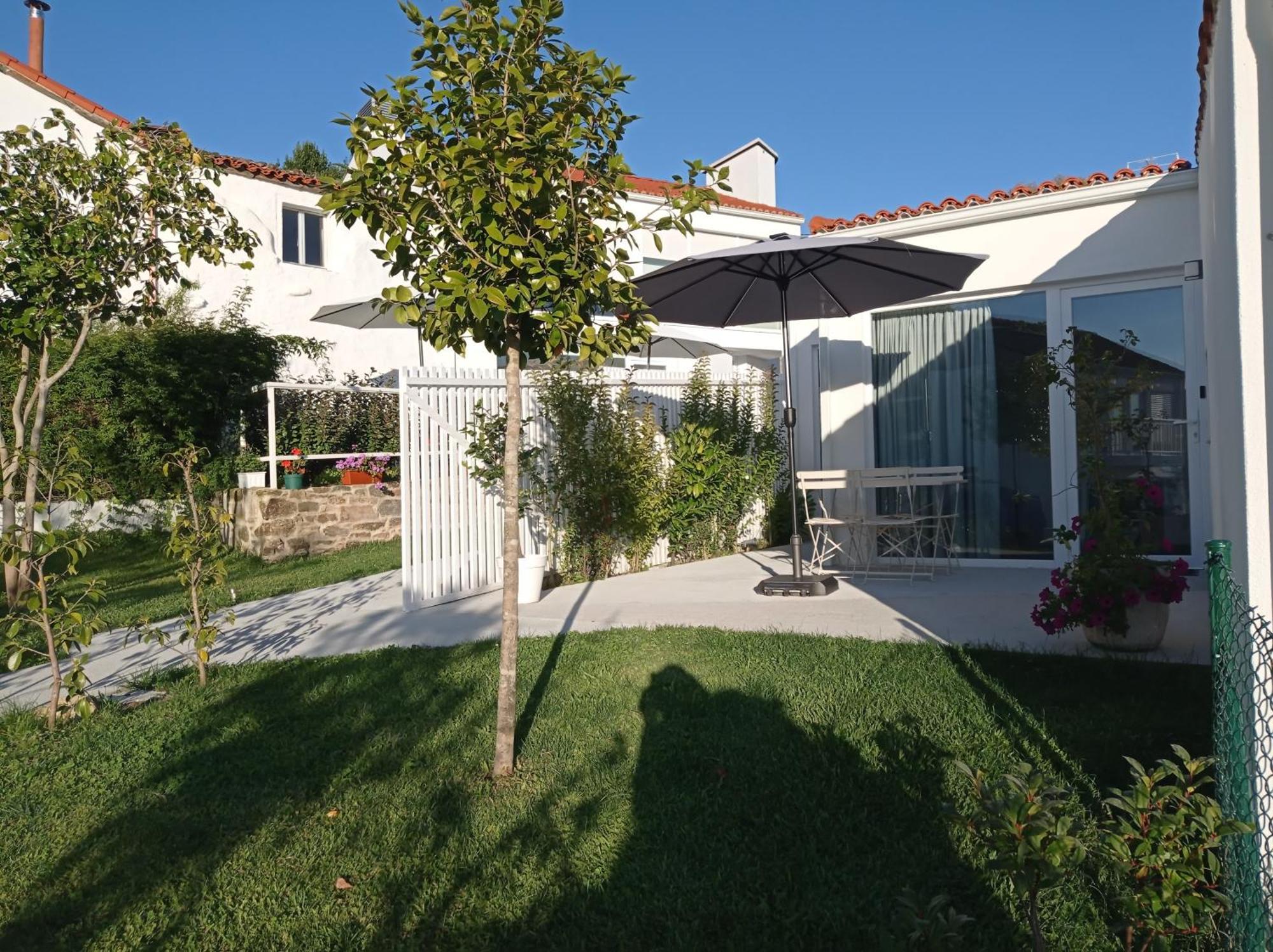 סנטיאגו דה קומפוסטלה Casas Turisticas Lar Jardin - Parking Privado מראה חיצוני תמונה